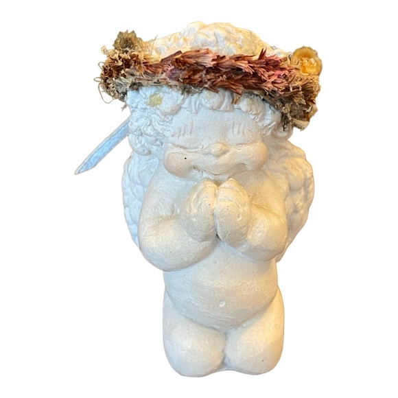 Vintage 1995 Dreamsicle “Praying Hands”perfect condition. 2.5” tall - Picture 1 of 5